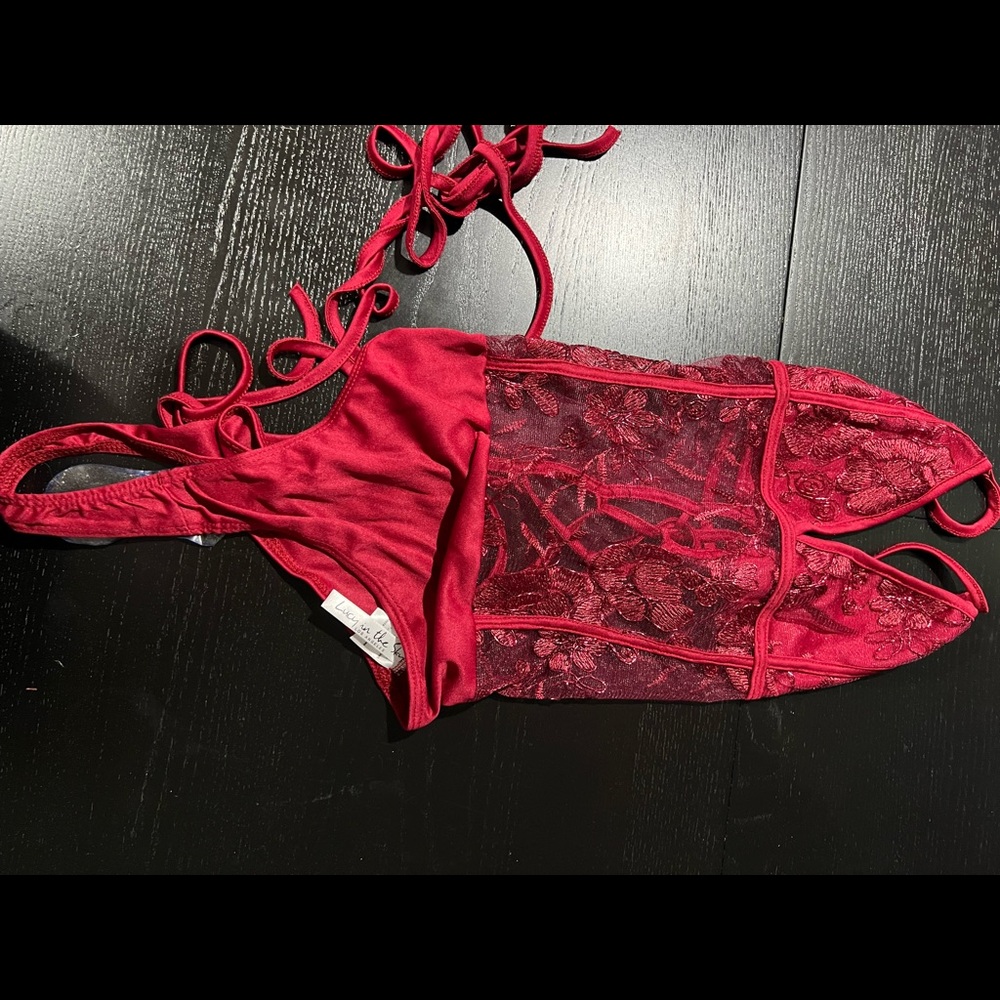Lace body suit